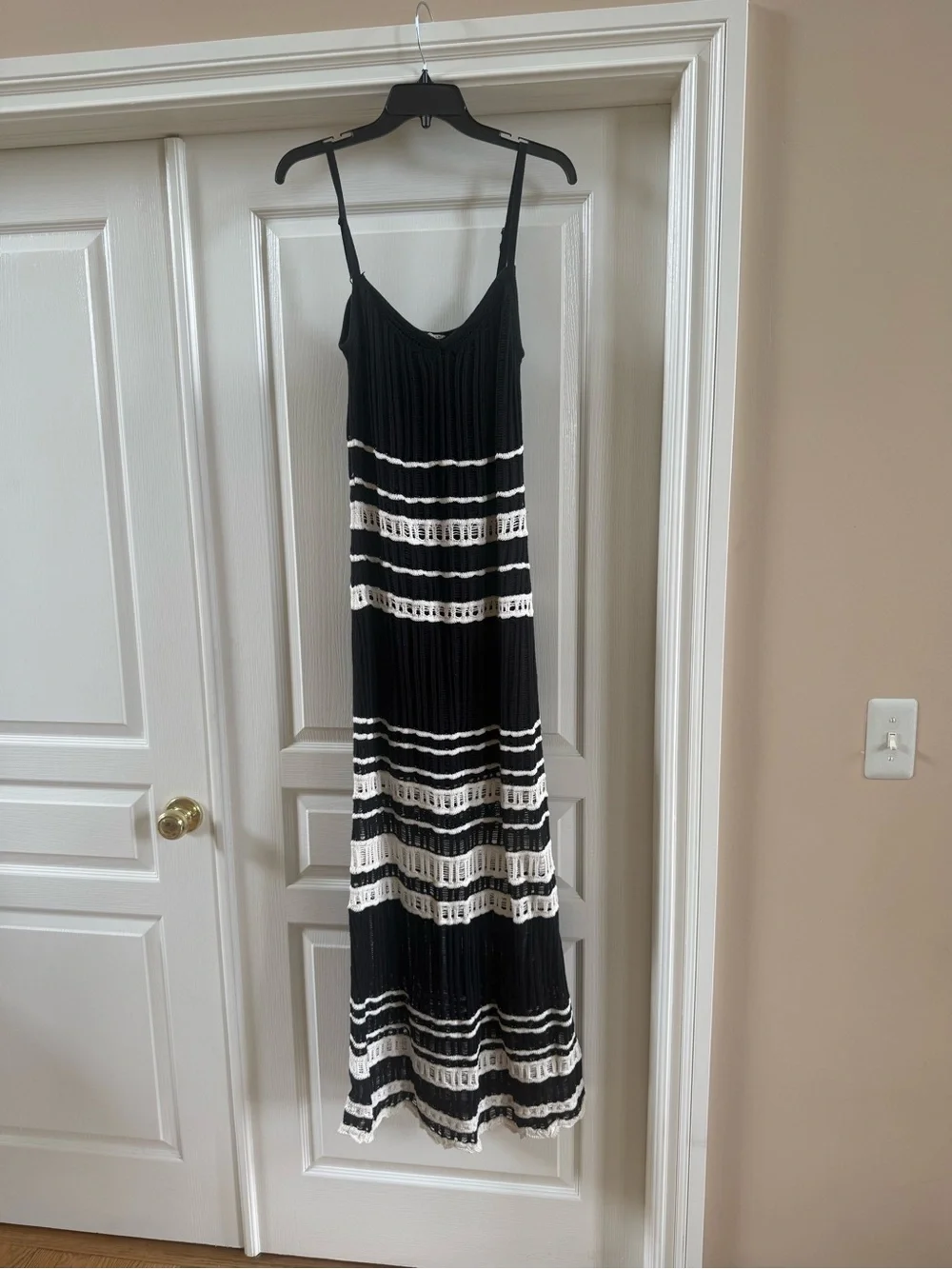Abercrombie & Fitch Crochet Style Maxi Dress sz Medium Tall Black White